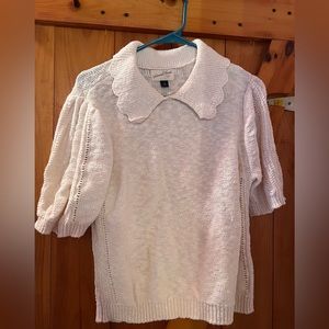 PRICE DROP! Women’s Universal thread size medium sweater